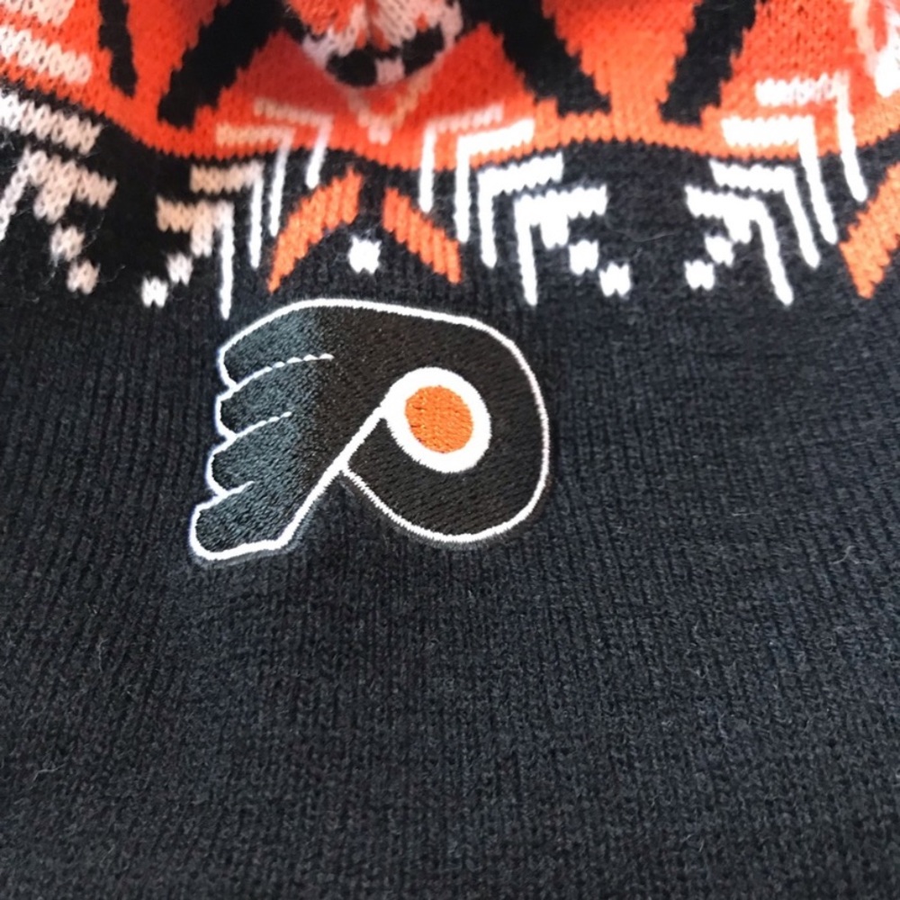 Flyers winter hat - Picture 4 of 8